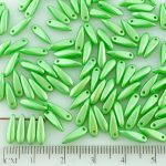 Dagger Leaf Czech Beads - Green - 11mm