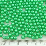 Round Czech Beads - Pearl Shine Green - 4mm