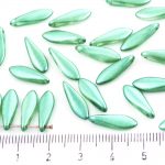 Dagger Leaf Czech Beads - Chrysolite Light Green Pearl Imitation - 16mm