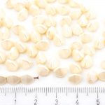 Pinch Czech Beads - Pastel Pearl White Light Cream - 7mm